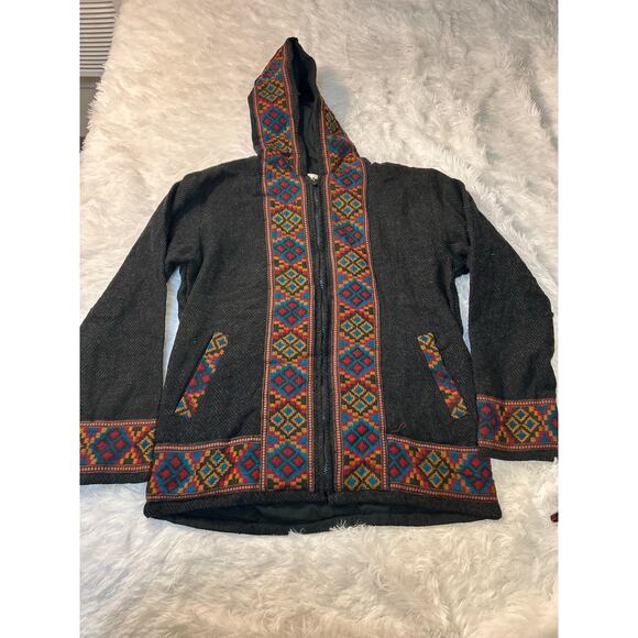 Beautiful Rhea 100% wool hooded jacket with stunning boho tribal detailing - Picture 6 of 7